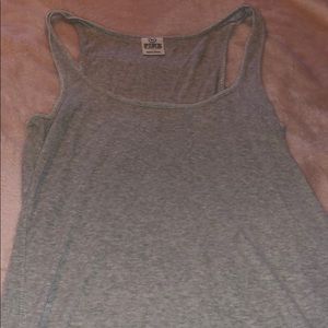 grey tank top